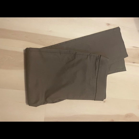 J m collections dress pants - Picture 9 of 10